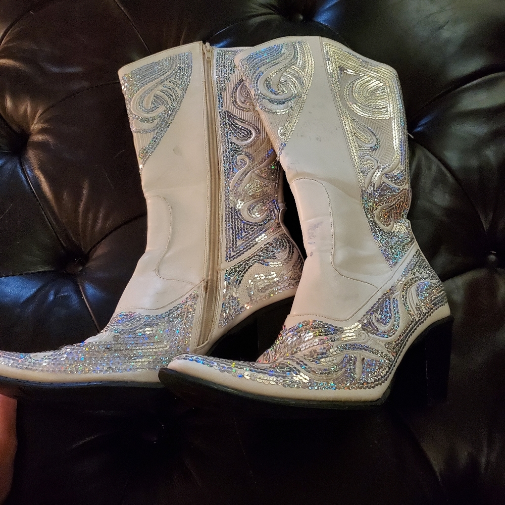 White cowgirl boots